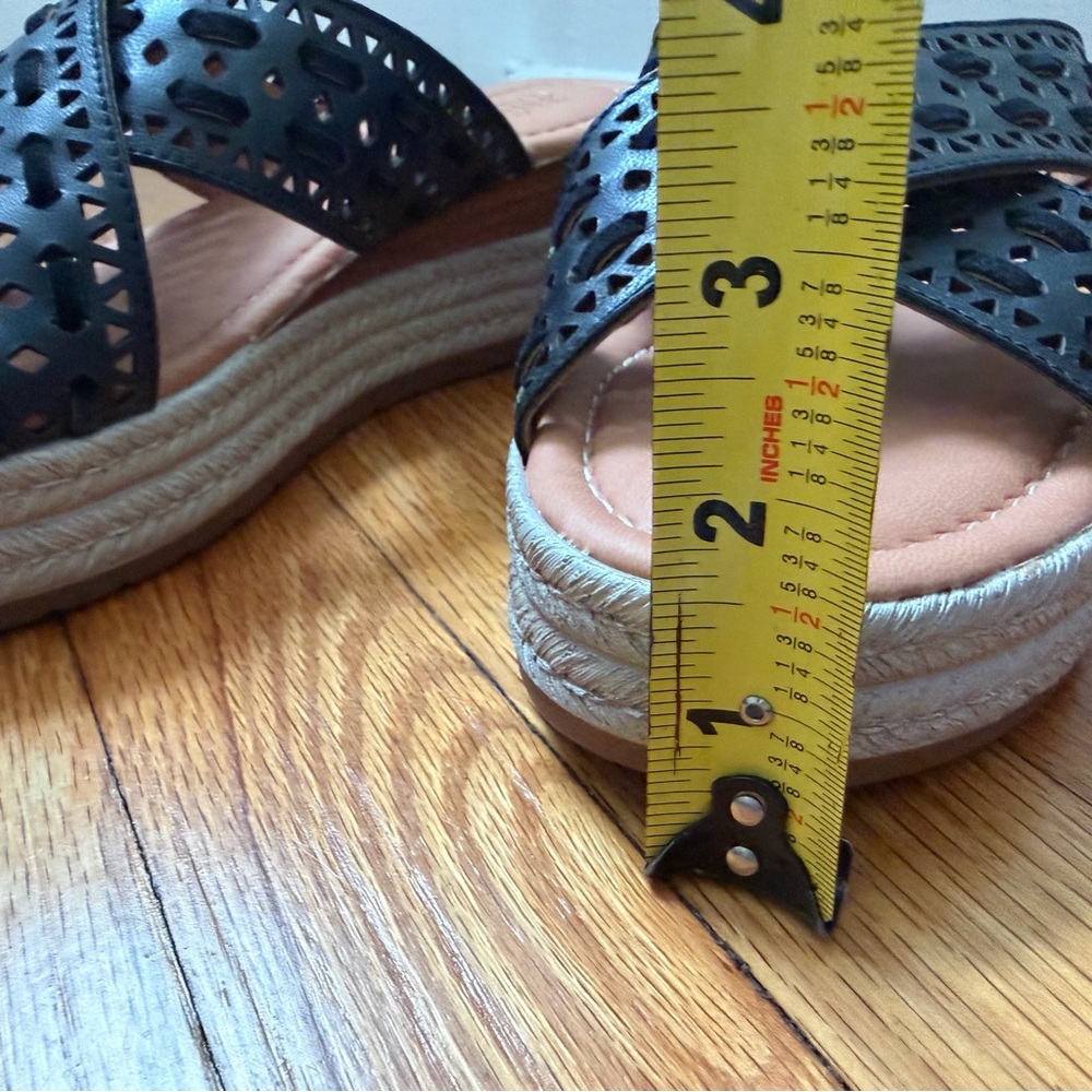 Bella Vita Exa-Italy Platform Wedge Black Leather Crisscross Sandal 8.5 - Picture 11 of 14